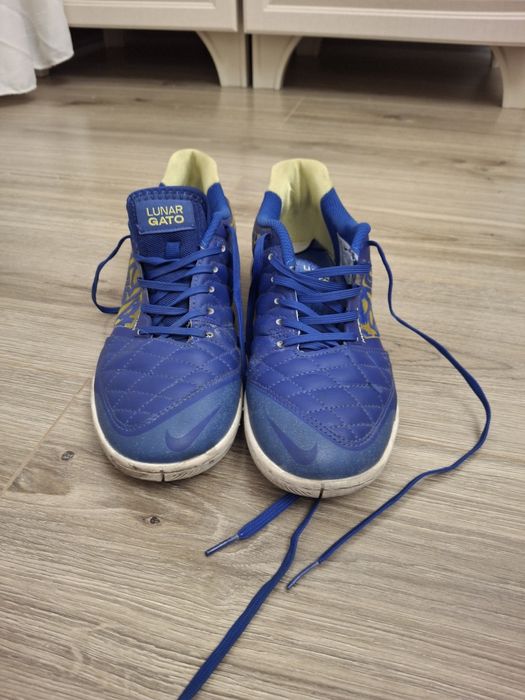 Футзалки лунар гато