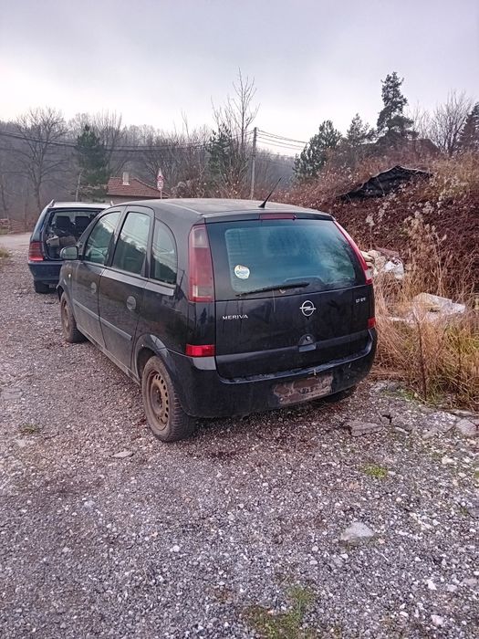 Опел мерива на части