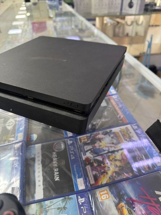 Продам PS4 slim