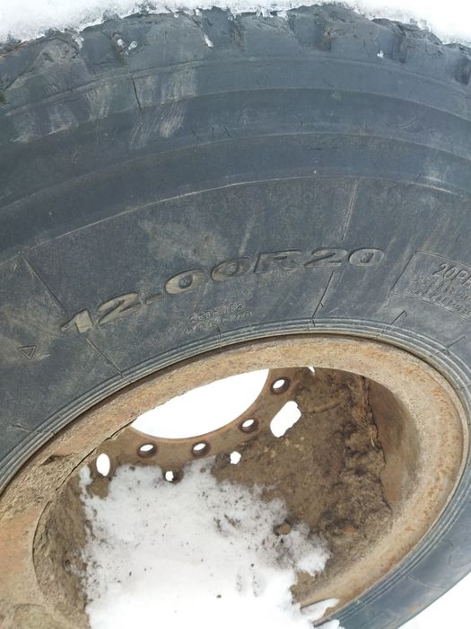 Продам б/у китайскую 12.00 R20