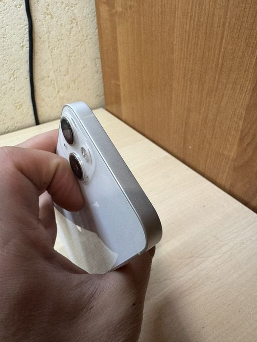 Продам Айфон 13 ( iphone 13 )