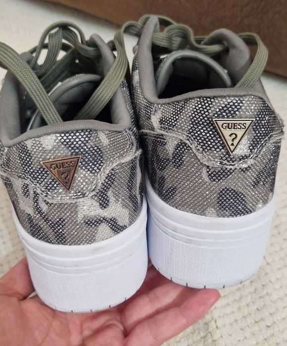 Adidasi Guess nr.37,5