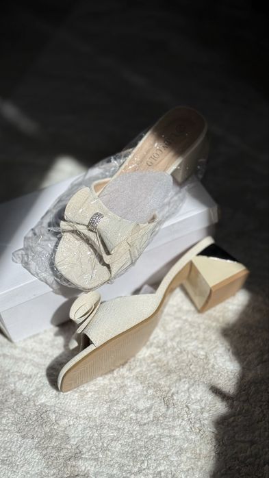 Красивые тапочки на каблучке