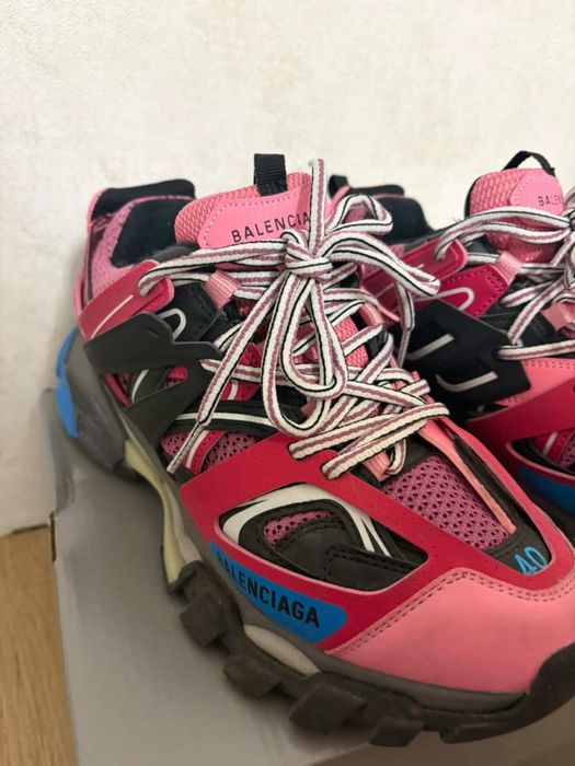 Balenciaga track