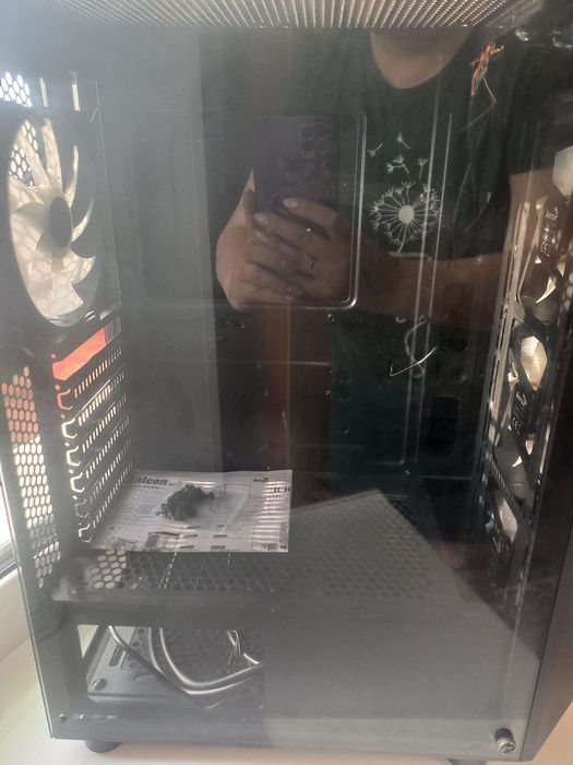 Корпус AeroCool Falcon Falcon-G-BK-v1