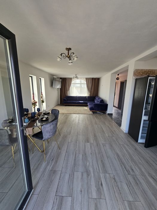 Casa Lux Metro/Carcea