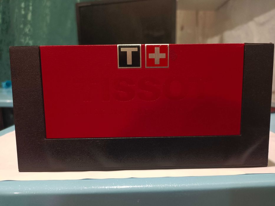 Продаю мужские часы Tissot