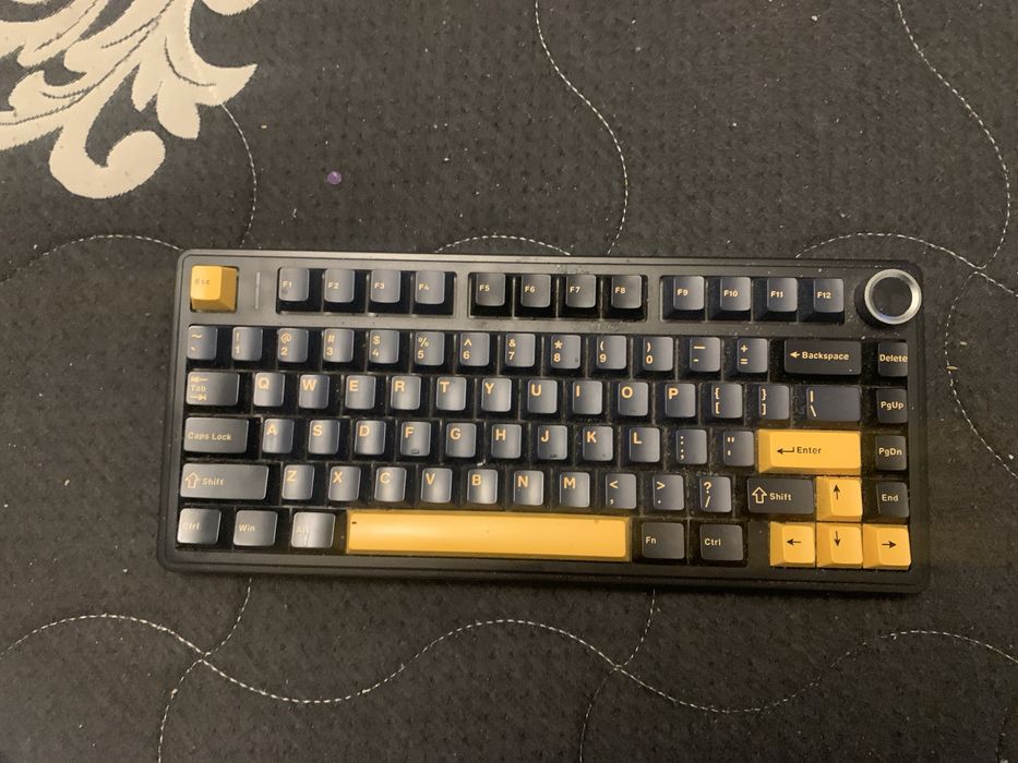 Aula f75 в отличном состоянии