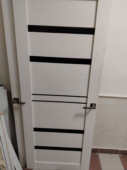 Двери для дома 3 штуки