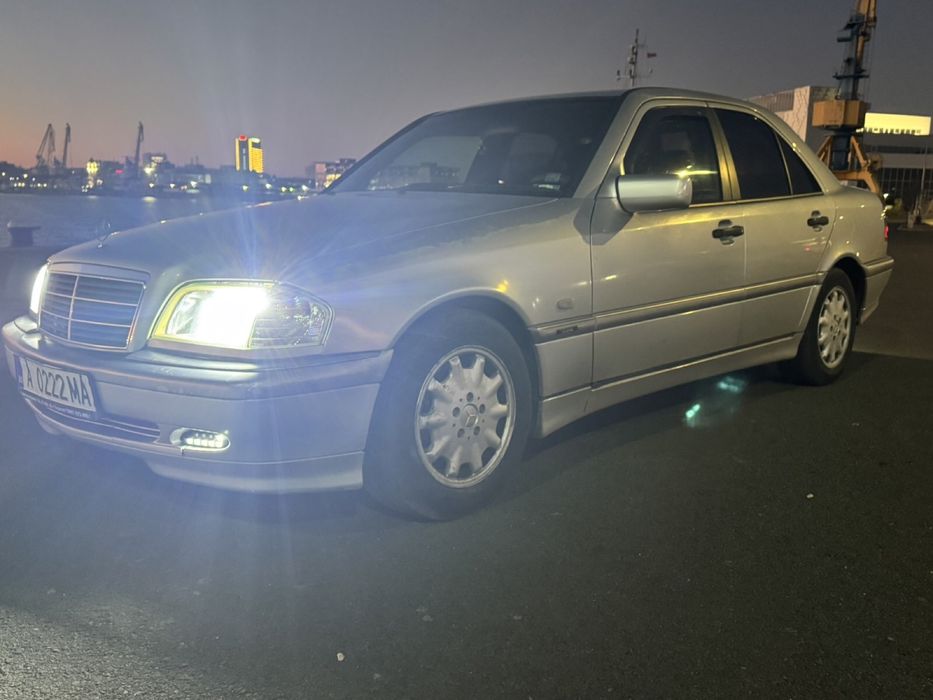 Продава се мерцедес С220