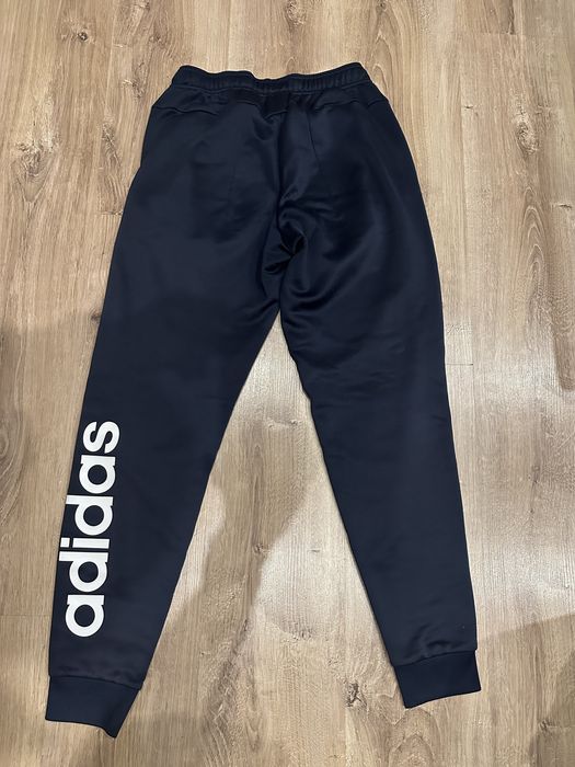 Продавам маркови комплекта Анцузи -  Adidas  и Jack Jones