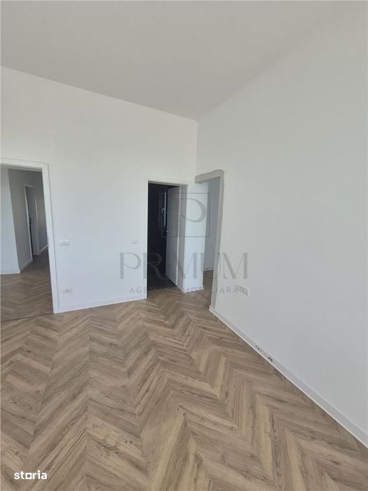 Duplex Despartit Prin Dressing  - Parter - La Cheie