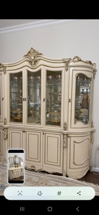 Сервант. Камод. Стол со стульями