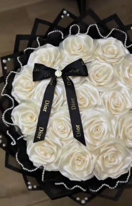 Розы из атласных ленты ручная работа принемаю заказ одна штука 13000