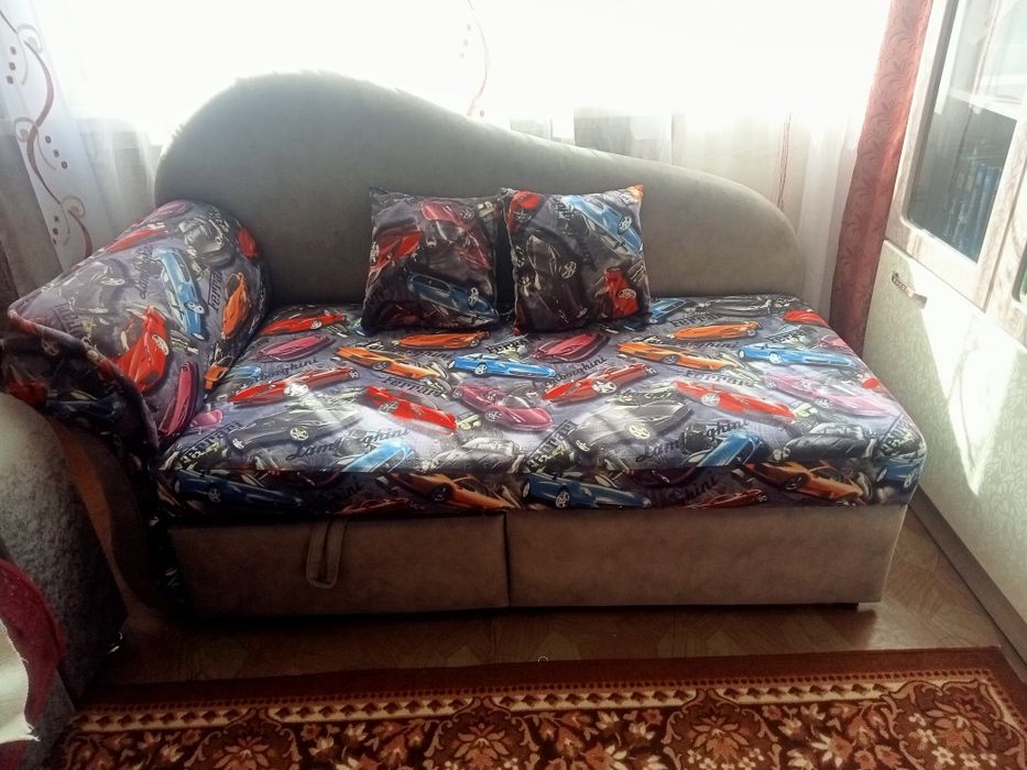 Мини диван для детской или гостинной