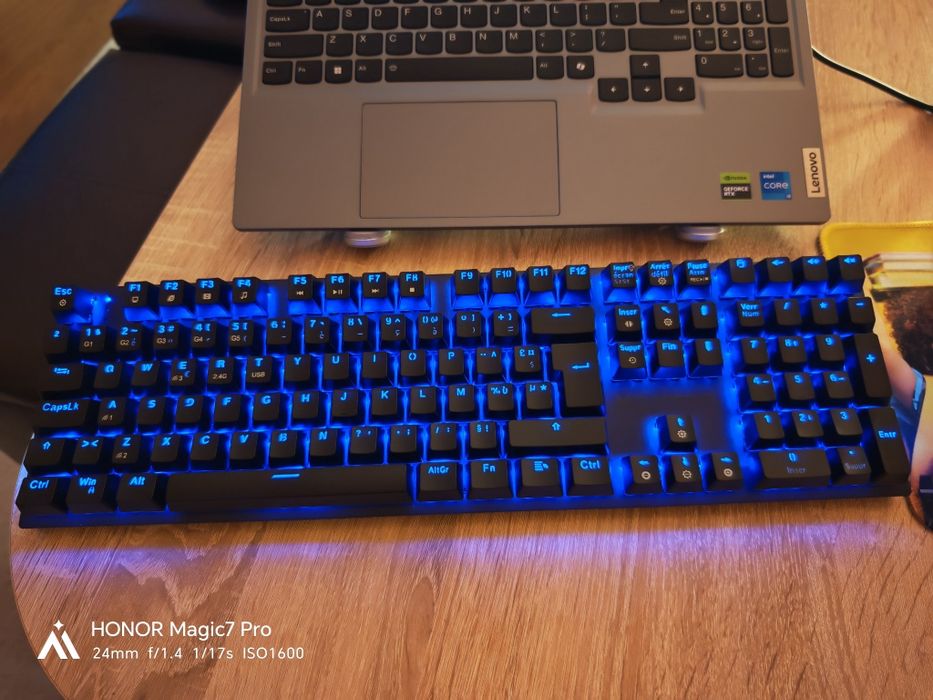 Безжична геймърска RGB клавиатура kovar