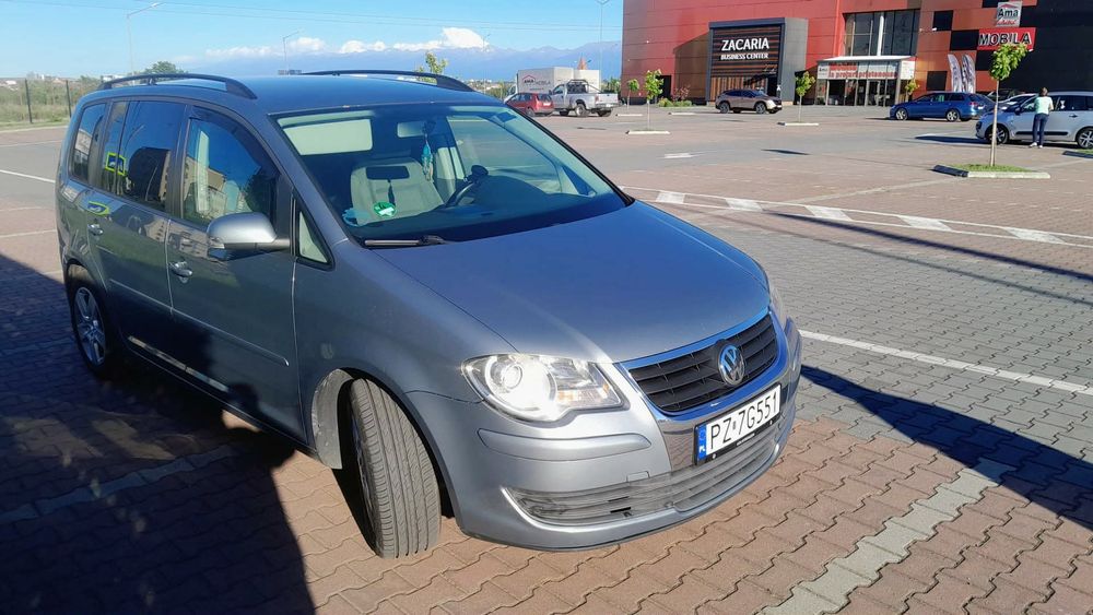 VOLKSWAGEN Touran 0 — imagine 5