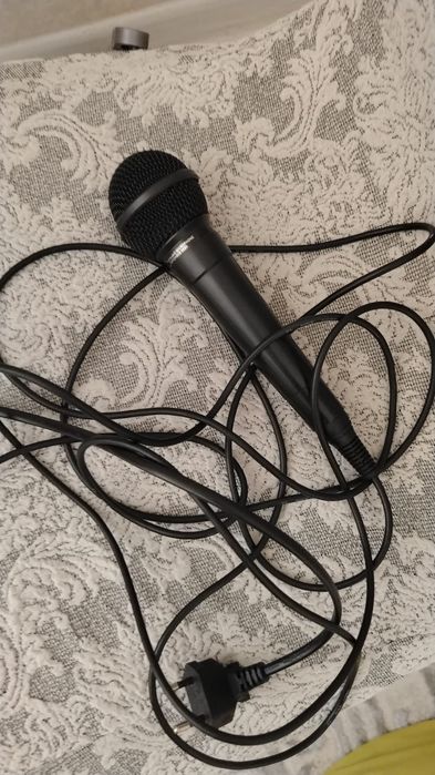 Калонка үлкен мекрафонымен новвй