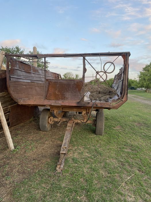 Продаю трактор МТЗ 80 с  комплект