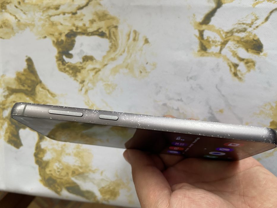 Продам телеофн Samsung