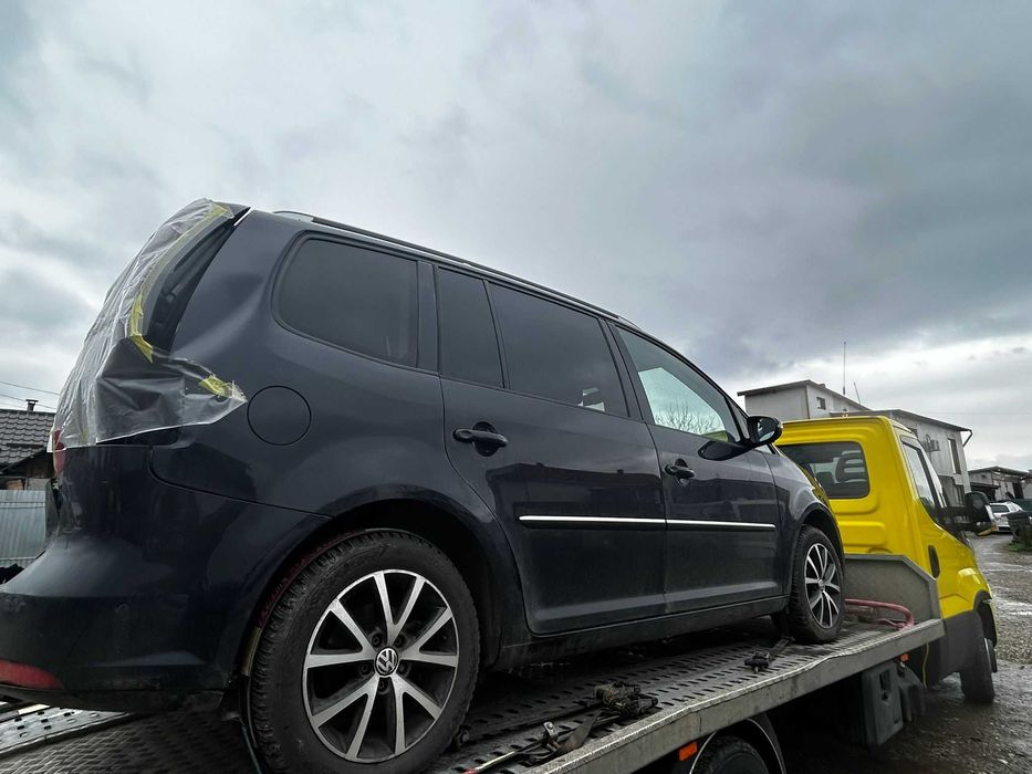 Usa dreapta fata /dreapta spate Volkswagen Touran 2011