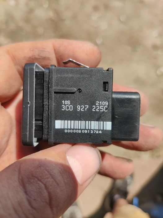 Кнопка ручника Фольксваген Пассат