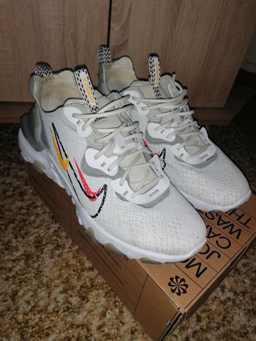 Продавам уникално моделче на Nike