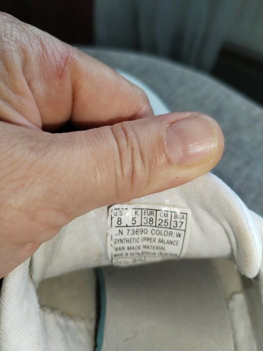 vând adidași skechers 38