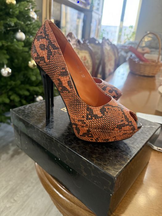 Отдам даром 37 размер