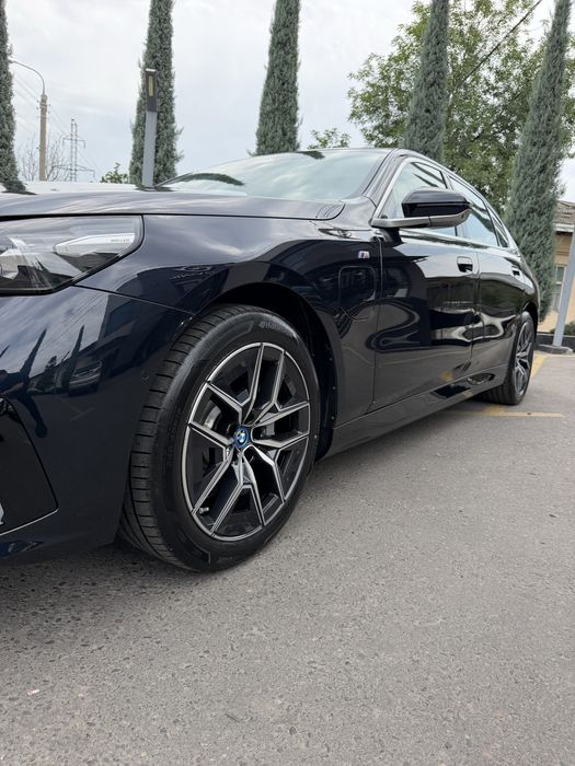 BMW i5 e-Dreve 40L