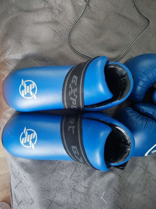 Шлем, футы, перчатки