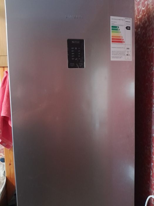 Срочно продаётся холодильник и.тд