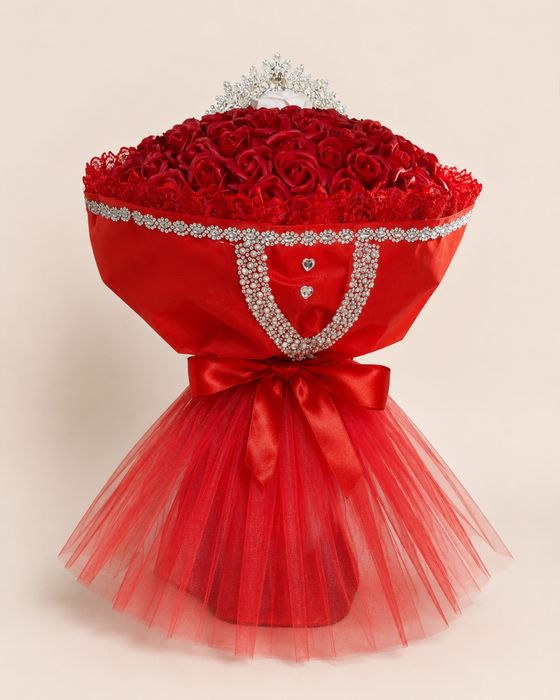 Buchet aniversar 101 trandafiri de săpun cu coroniță și mesaj personalizat