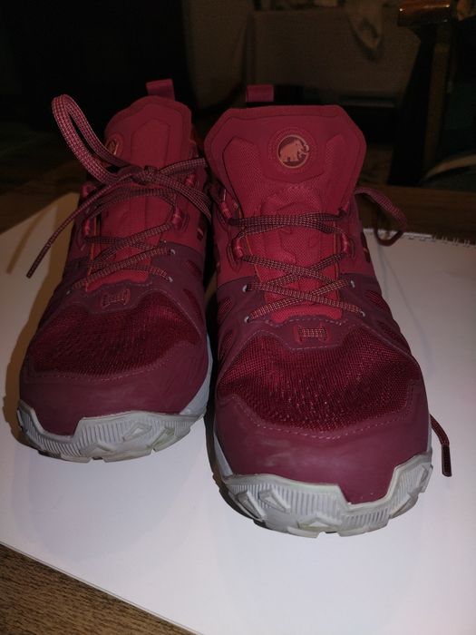 Туристически дамски маратонки Mammut