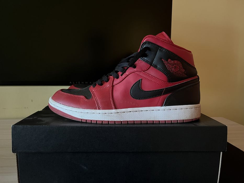Jordan 1 Mid Reverse Bred