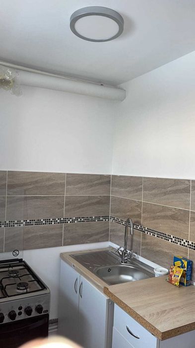 Inchiriez apartament 3 camere