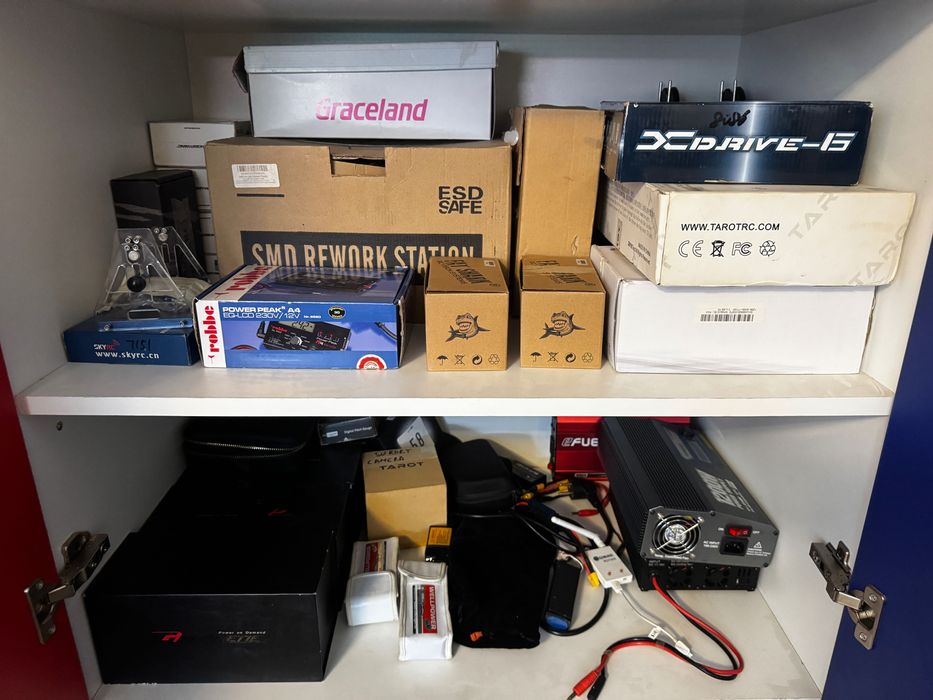 Pachet 3 drone profesionale împreună cu toate accesoriile