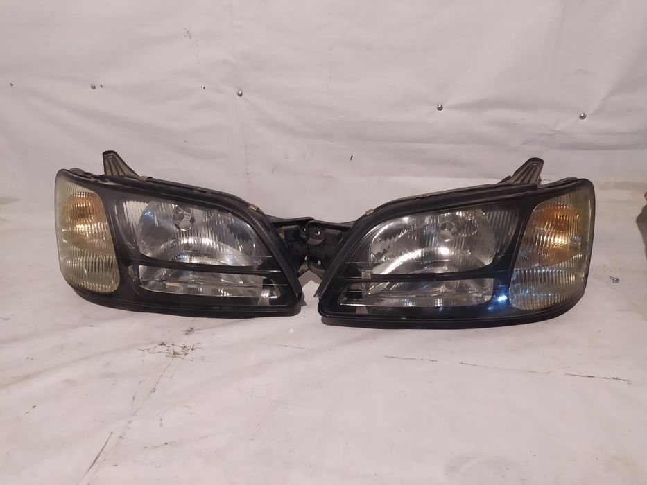 Фары Subaru legacy B4