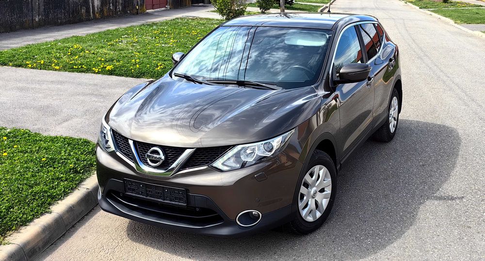 Nissan Qashqai AUTOMAT / Navi / Senzori / Lane assist / Camera