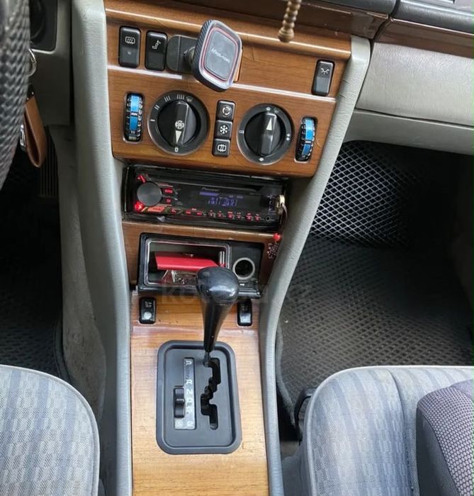 Мерседес w124 2.6
