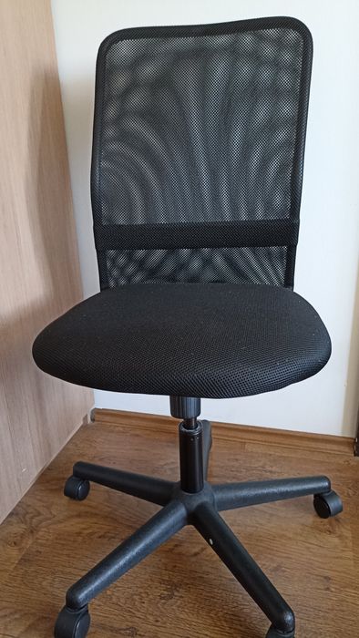 Офис стол (2 бр.)