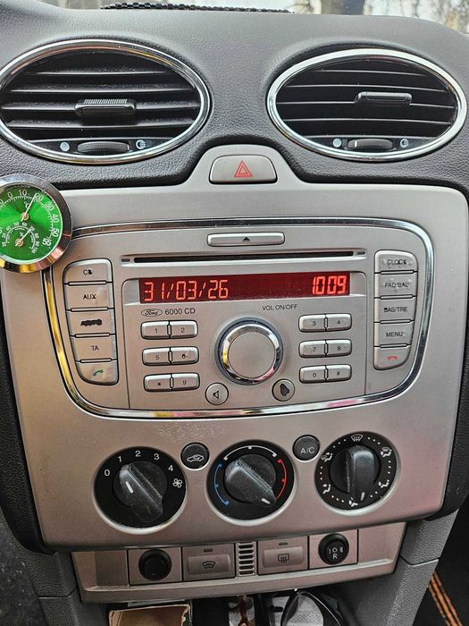 FORD Focus 2010 — imagine 5