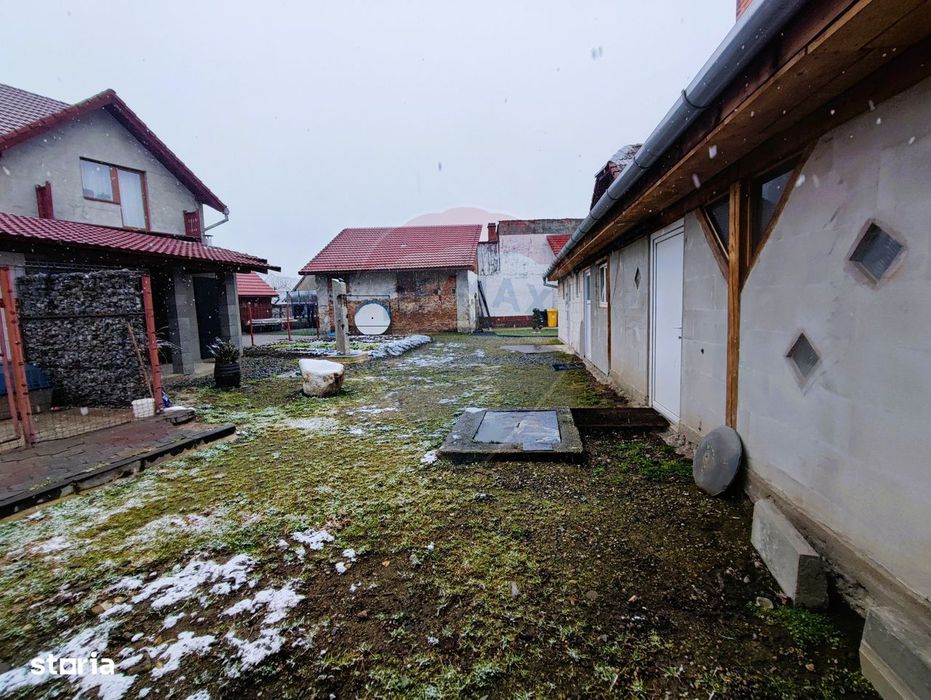 Casă / Vilă cu 3 camere de vânzare în zona Sud