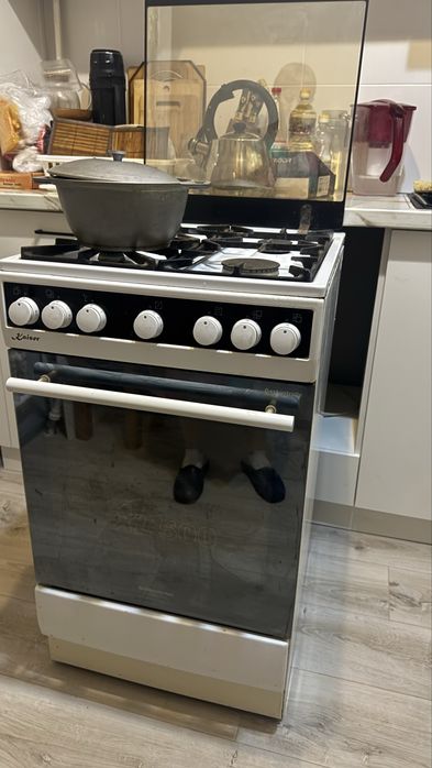 Газ плита с духовкой