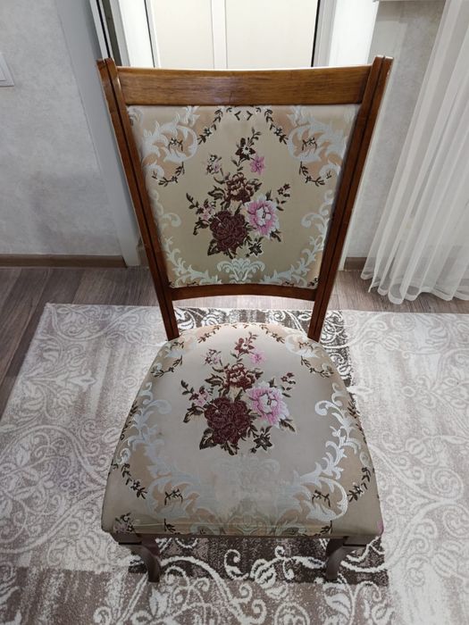 Продам стулья в количестве 10 шт