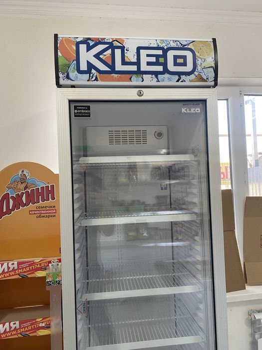 Продам витринный холодильник KLEO !
