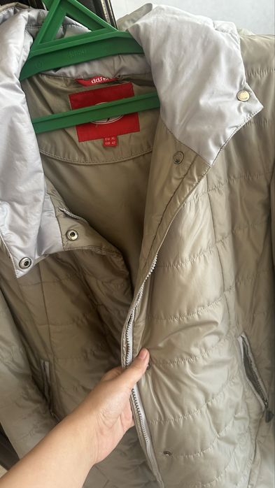 Продается демисезонная куртка.