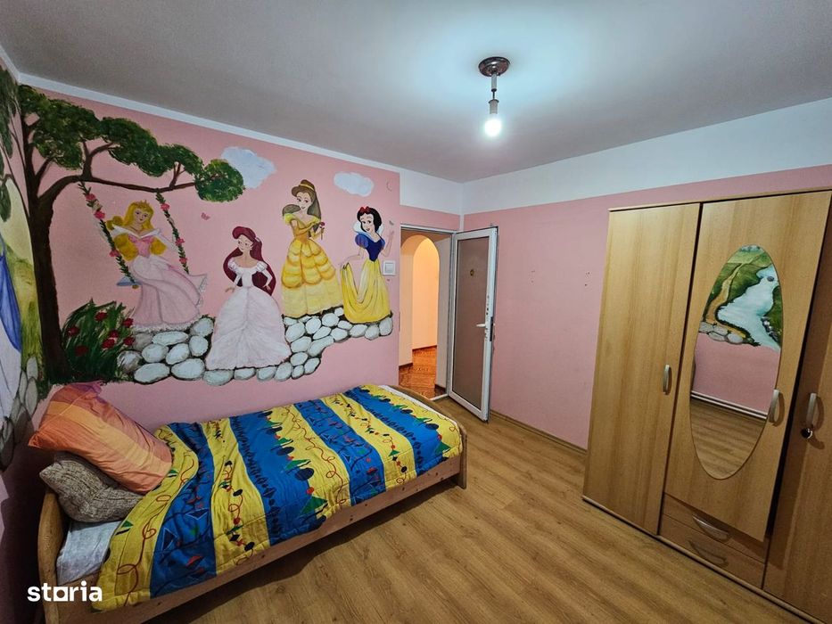 Apartament cu 4 camere in Micro 18 — fotografia 3