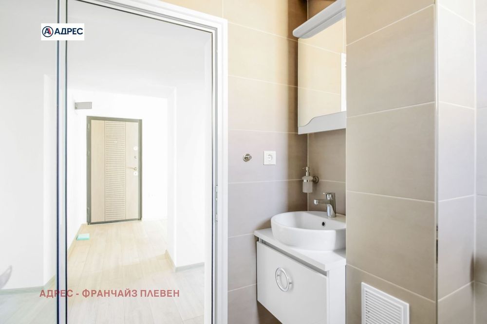 Продава се Тристаен апартамент в Плевен, Идеален център - 66 кв.м за 2122 €/кв.м - Снимка #7