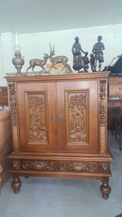 шкаф дърворезба гардероб внос от Европа